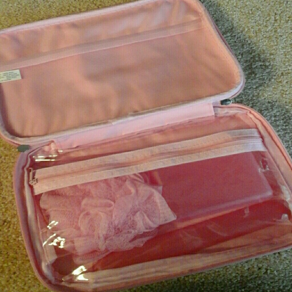 🔴 5/$15 Pink Travel Case with accessories